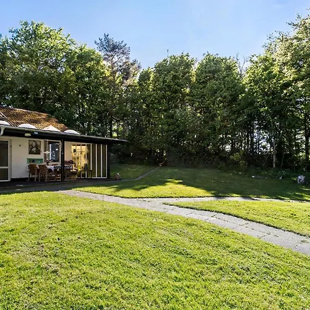 Holiday home 5 Bedroom Front In Hesselager
